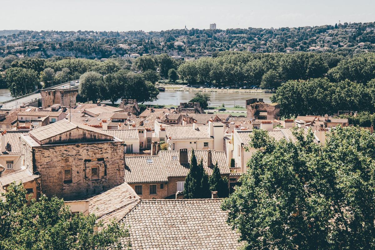 Saint-Rémy-de-Provence, les Alpilles, boulevard et architecture